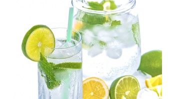 mineral-water-1532300_640